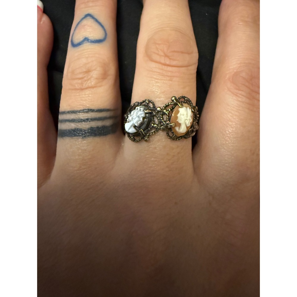 Vintage Double Cameo Ring Antiqued Gold Tone Filigree Band Size 7.5 Victorian